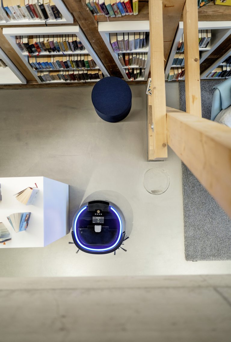 Autonomous vacuum cleaner KIRA CV 50-6