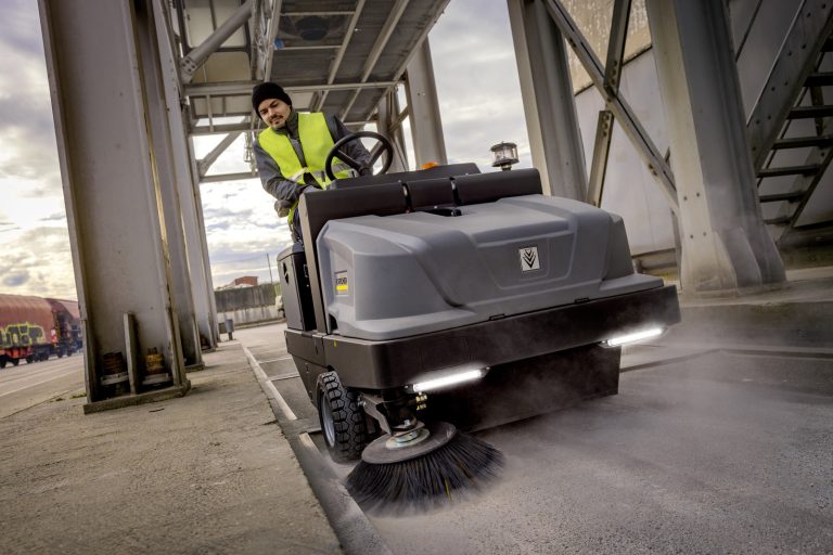 Vacuum sweeper KM 130300 R I D-3