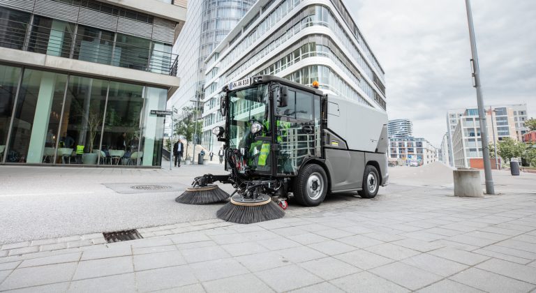 Vacuum sweeper MC 250 EURO 6-1