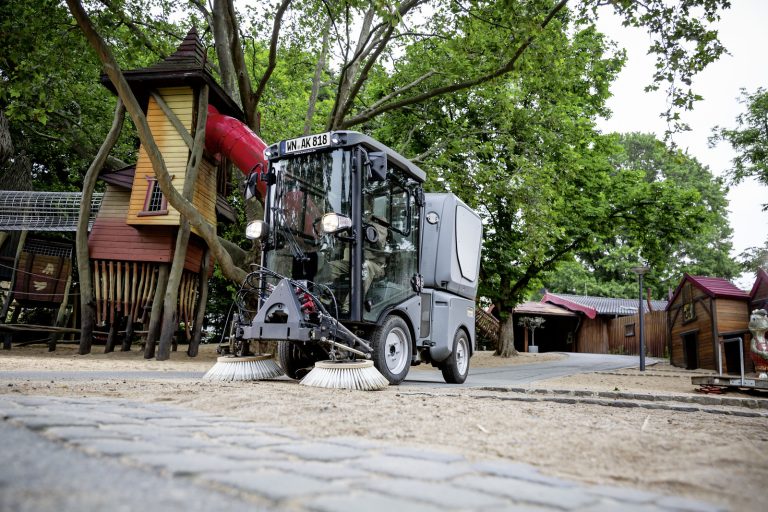 Vacuum sweeper MC 80-3