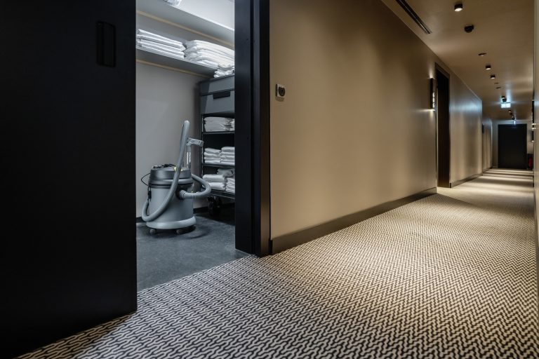 Wet and dry vacuum cleaners NT 271-3