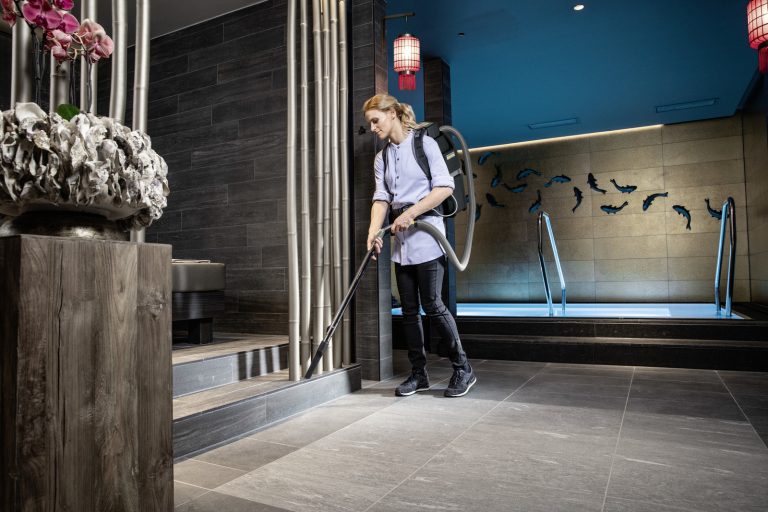 battery-powered vacuum cleaner BVL 51 Bp-14